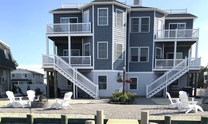 Peahala Park Casa | Frente a la bahía con muelle y pozo de fuego, @ Harris Harbor, Beach Haven Park, LBI