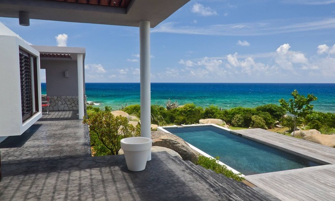 Little Trunk Bay Villa | Villa moderna frente a la playa, piscina, 180º vistas al mar, 3HAB, 3. 5BA