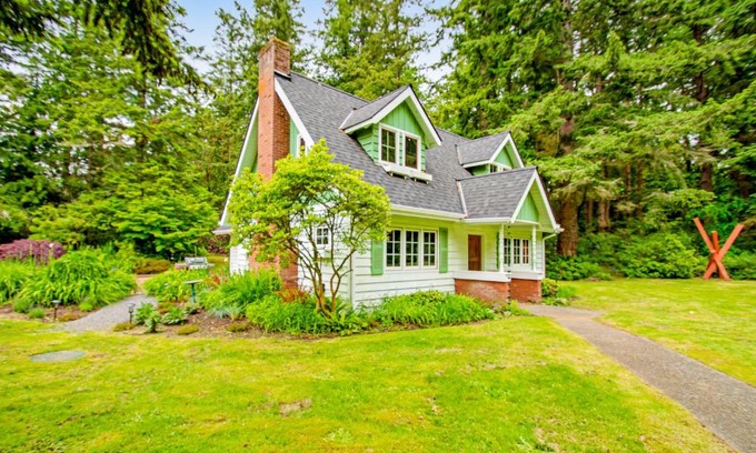Camano Island Casa | Bayleaf Cottage