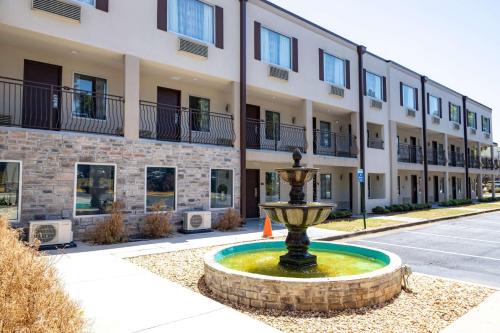 College Park Hotel | Baymont by Wyndham College Park Atlanta Airport South