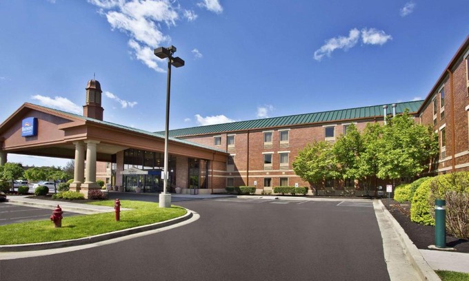 Ashley Oaks Hotel | Baymont by Wyndham Knoxville/Cedar Bluff