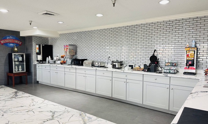 Buechel Hotel | Baymont by Wyndham Louisville Airport South
