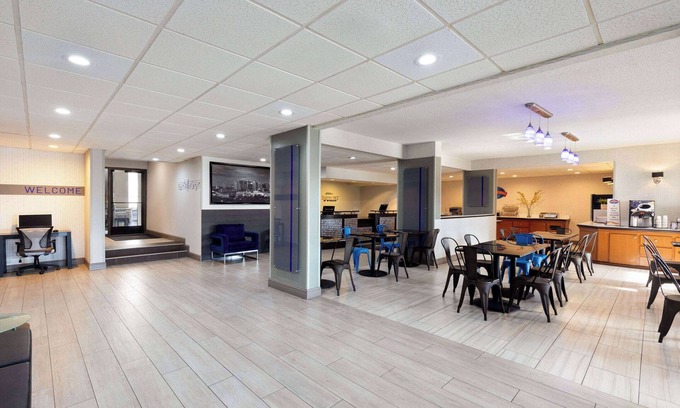 Donelson Hotel | Baymont by Wyndham Nashville