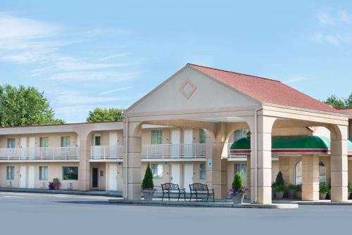 Sandusky Hotel | Baymont by Wyndham Sandusky