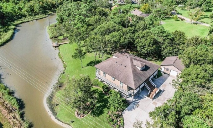 Shoreacres Casa | Bayou front home near Kemah Boardwalk/Sylvan Beach/Johnson Space Center