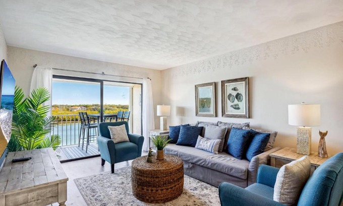 Indian Shores Casa | Bayshore Yacht & Tennis 409 - Premier