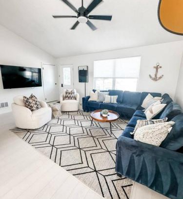 Villas Casa | Bayside Bungalow - Steps to the beach