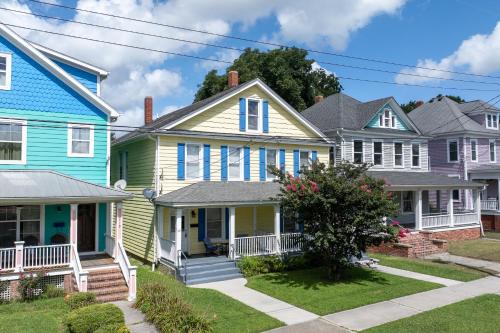 Cape Charles Casa | Bayside - Classic duplex in historic downtown!