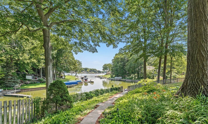 Spring Lake Casa | Bayside Cottage - with updated Dock!