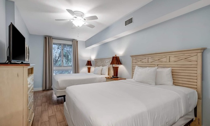 Villa Lago Condominio | Baytowne Wharf Studio Retreat - Your Cozy Getaway for Four in Sandestin at Sandestin Golf and Beach Resort!