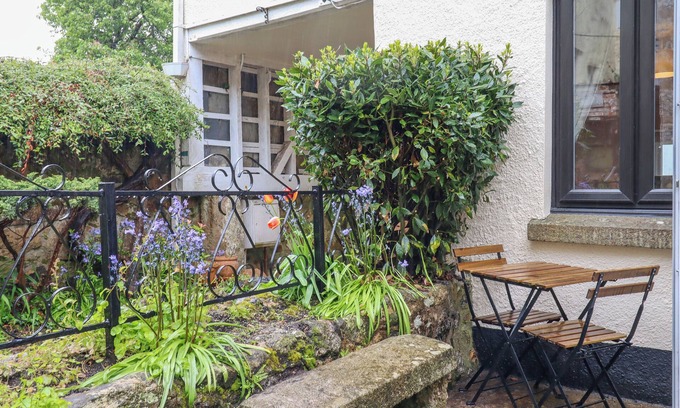 Chagford Cabaña | BAYTREE COTTAGE, pet friendly, with a garden in Chagford