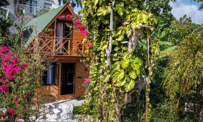 Barrio La Fortaleza Vieja Chalet De Esquí | Bayview Chalet