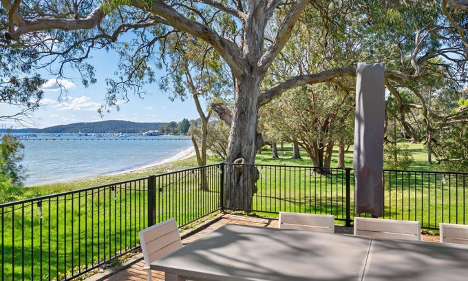 Soldiers Point Cabaña | Bayview Cottage Waterfront Soldiers Point