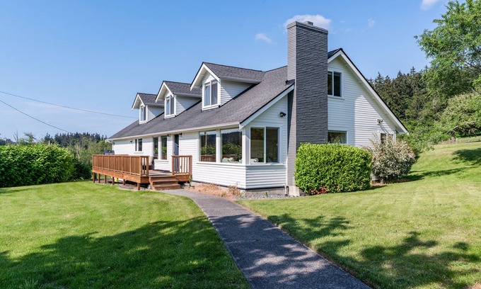 Langley Casa | Bayview Together Farm by AvantStay | A+ Location