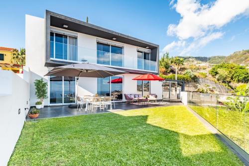 Santa Luzia Villa | Bayview Villa Retreat