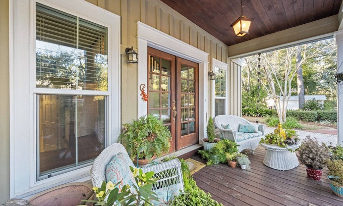 Fairhope Apartamento | Baywacker's cozy Guest House can be rented in addition to the main home.