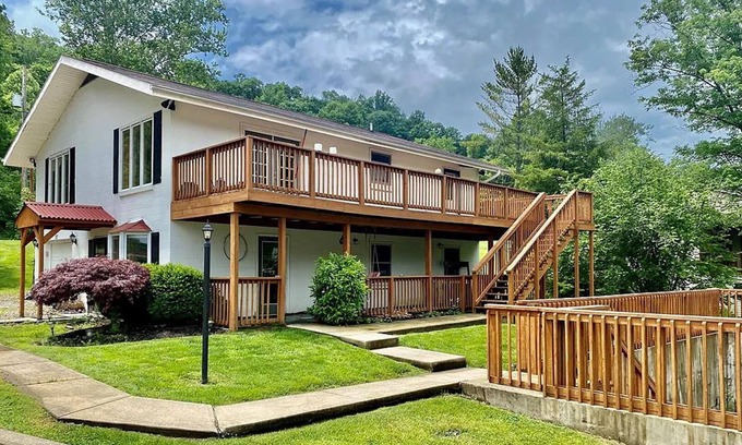 Waverly Casa | Baywood on the Lake- 3BR water front lake house located on Lake White.