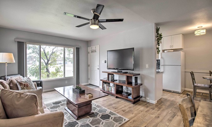 Carson City Casa | Carson City Duplex renovado con patio y patio