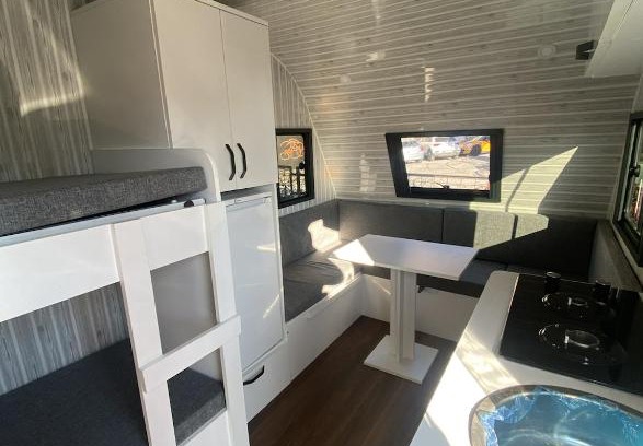 Macka Otro | Beşiktaş Maçka Mini Stay Caravan