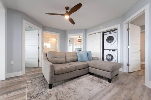 Jacksonville Beach Apartamento | Be A Nomad - Oceanfront Entire 4 Unit - Group Family