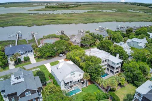 Sullivan's Island Villa | Be a Sullivans Local 1307 Cove Avenue by AvantStay Pool Outdoor Living