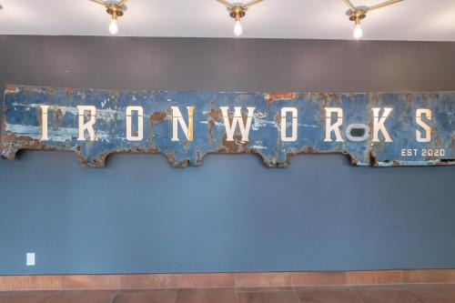 Downtown Victoria Apartamento | Be Close To Chinatown When You Are In The Ironwork Building