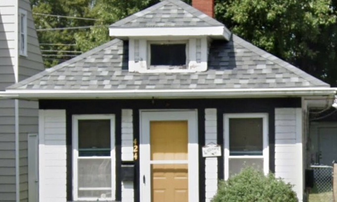 Woodville Casa | Be our guest at this cozy 1928 tiny home located in a beautiful small town.