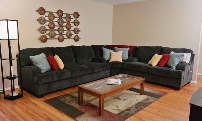 Northeast Heights Casa | ¡Se nuestro invitado! Maravillosa casa recientemente remodelada cerca del área de Uptown!