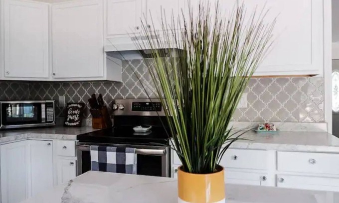Benton Harbor Casa | Be Our Guests: Harbor Shores Comfort Meets Charm