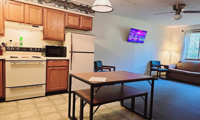 Ironwood Apartamento | Be Self Sufficient at our resort! Condo #1 inside the Lodge at North Ironwood Acres Resort. A private two level apartment style rental that sleeps 1-8 people. Kitchenette. 5 beds! 2 bathrooms. DOG FRIENDLY!