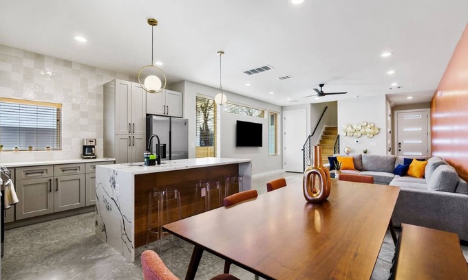 St. John - Coronado Hills Casa | Be There in 🔟 Ten: (An East Central mod home)