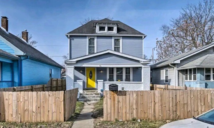 Indianapolis Casa | Be there or be Foutain Square..