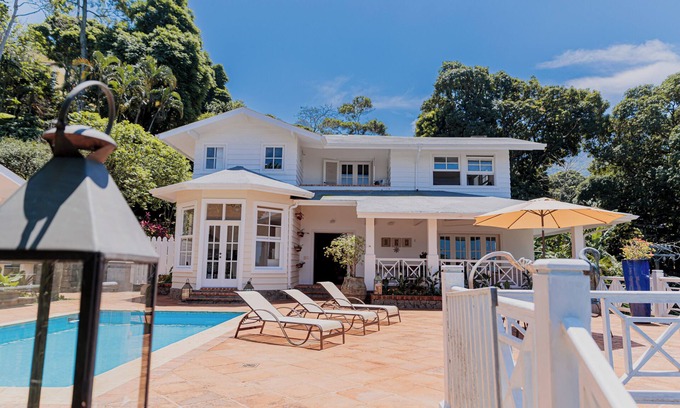 Sao Conrado Casa | Beautiful House in Luxury Condominium overlooking São Conrado Beach.
