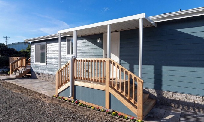 Florence Casa | Beach Access at Falcon Shores