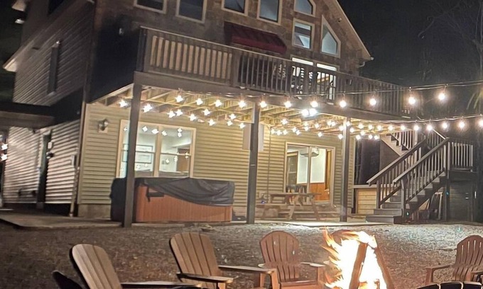 Lake Harmony Estates Chalet De Esquí | Beach access *Golf*Spacious*Private*HotTub *Firepit*Games*Sleeps16
