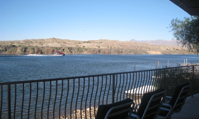 Bullhead City Casa | Disponible el 7 de septiembre y beyone '19 .. y más allá. Custom River House con accesorio de playa