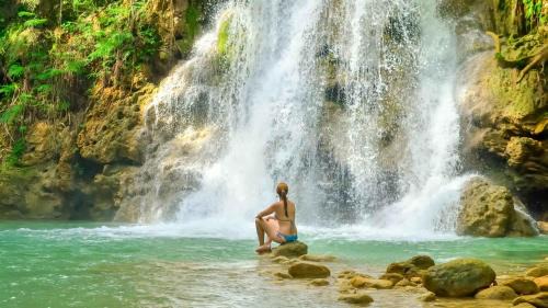 Puerto Bahia Apartamento | Beach Apartment on Samana Bay with Pool, AC, Fast Wi-Fi, Walk to Beach & River, Whale Watching, Near Salto El Limón