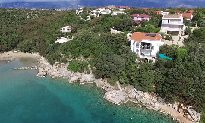 Potocnica Apartamento | Apartamento de playa 1: zona de baño privado, playa de arena, WiFi, ideal para familias