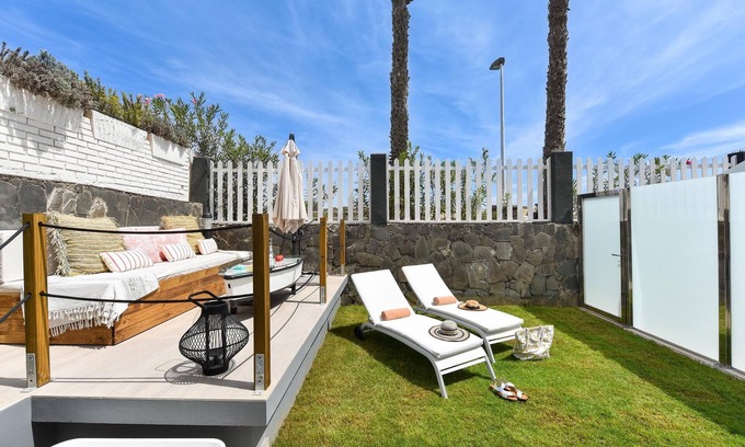 Meloneras Apartamento | Beach Apartment La Charca III by VillaGranCanaria