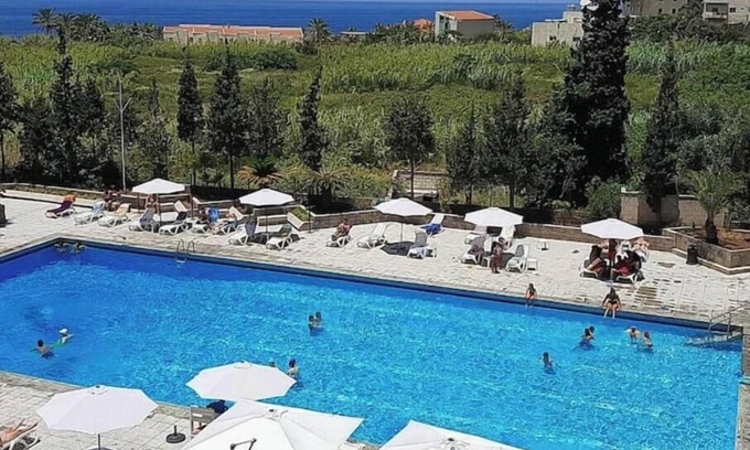 Kfardebian Condominio | Beach apartment with Pool and direct beach access