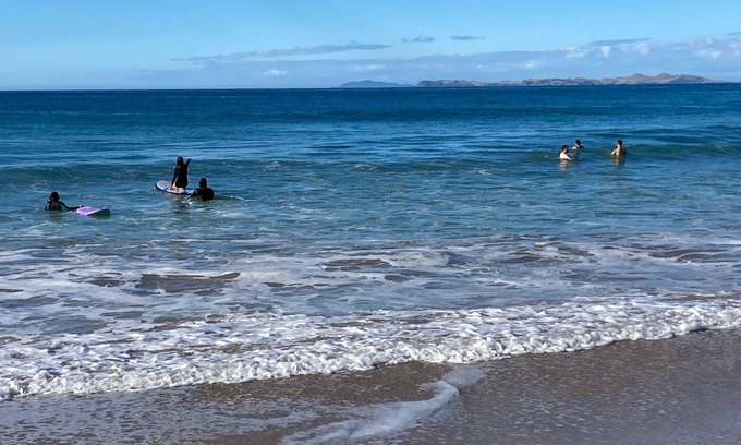 Kuaotunu Cabaña | "Beach Baby" Cottage is a 3 min flat walk to the long sandy beach. Fab swimming