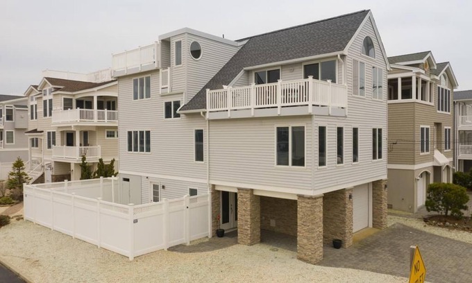 South Beach Haven Casa | ¡Cotizada recientemente! Holgate Unifamiliar con vistas al mar. 50 pasos a la playa