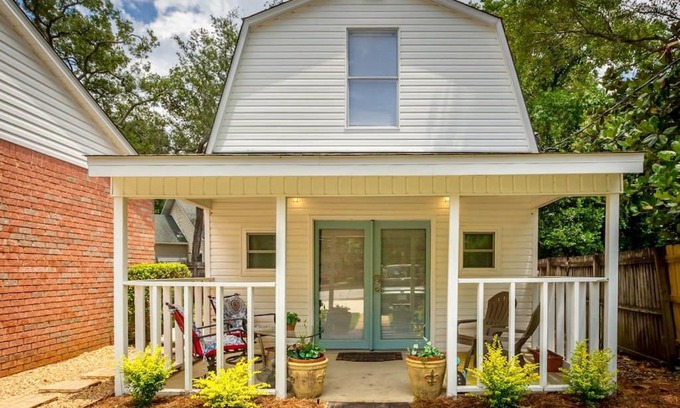 Pensacola Casa | Beach Barn - 5min to Pcola Beach