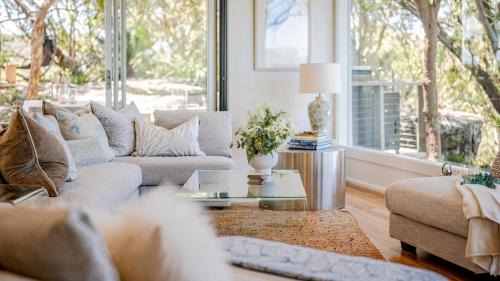 Hardys Bay Casa | Beach, Bay, Bush and Heated Plunge Pool