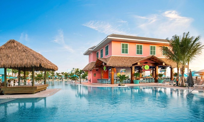 Fort Myers Beach Complejo | Beach Bliss: Enjoy 4 Spacious Rooms w/ Sunset & Ocean Views Nearby