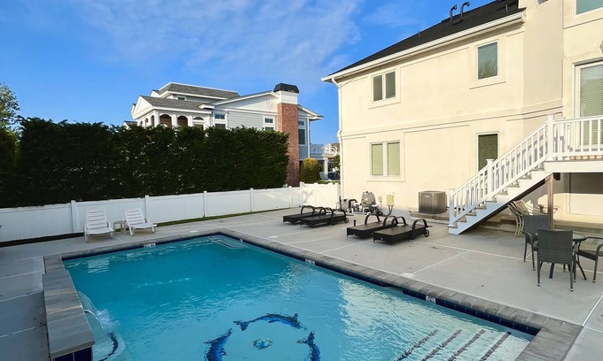 Avalon Casa | Beach Block Upscale Home with Private Pool - Sleeps 14