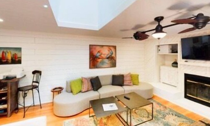 Folly Field Casa | Beach Blossom - PET FRIENDLY PRIVATE HOME IN FOLLY FIELD!