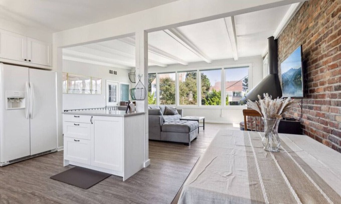 Croatan Beach Casa | Beach Break Getaway - 3/2, 1 block from beach, pet friendly