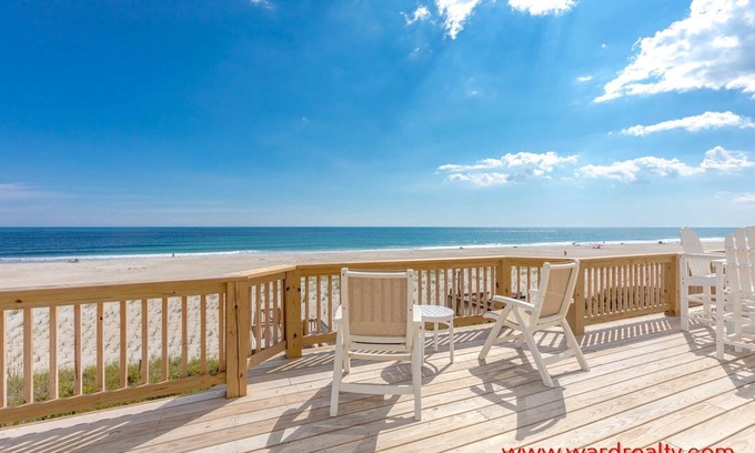 Topsail Beach Casa | Beach Break TB - Oceanfront! Linens Included!