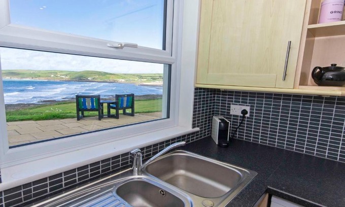 Croyde Casa | Beach Breeze Annex Croyde, with sea views